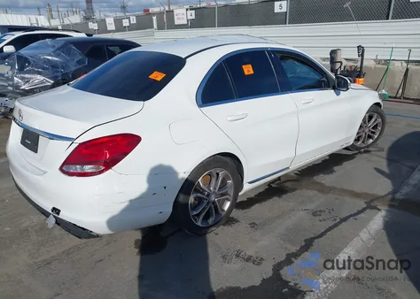 2017 Mercedes-Benz C 300 из США, поврежденный, VIN 55SWF4JB9HU206204